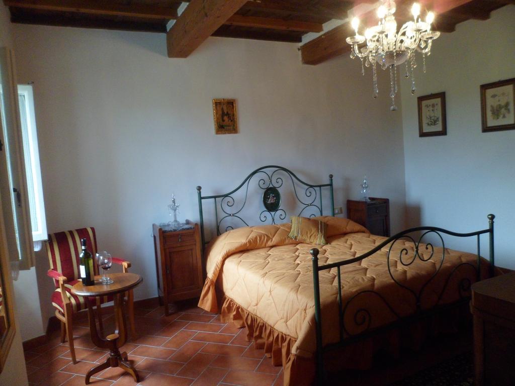 La Fiera Vecchia Apartments Meleto Chambre photo